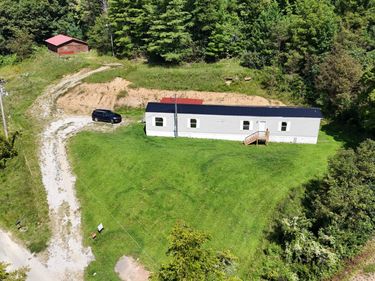 1060 Veneable School Road, Booneville, KY 41314