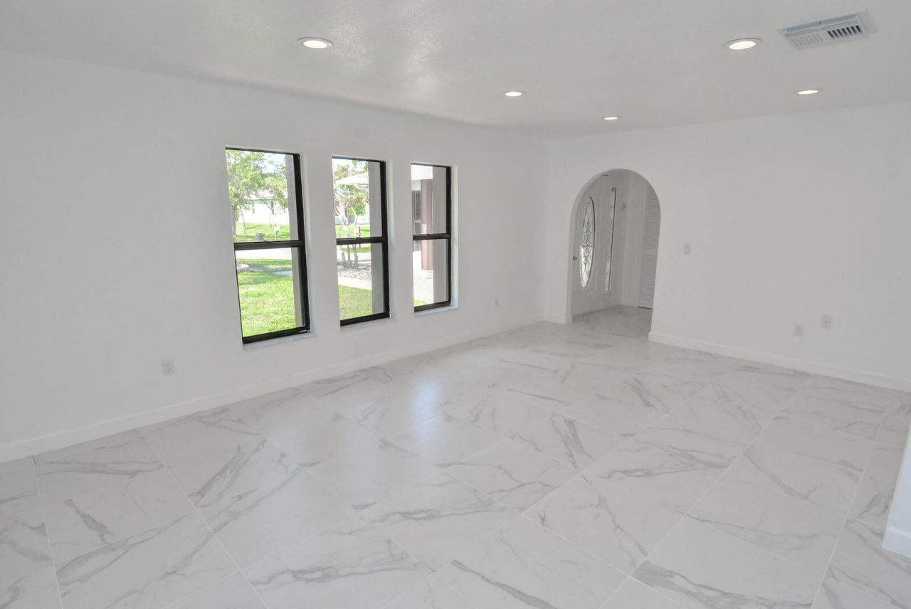 943 SE Browning Avenue, Port Saint Lucie, FL 34983 Photo