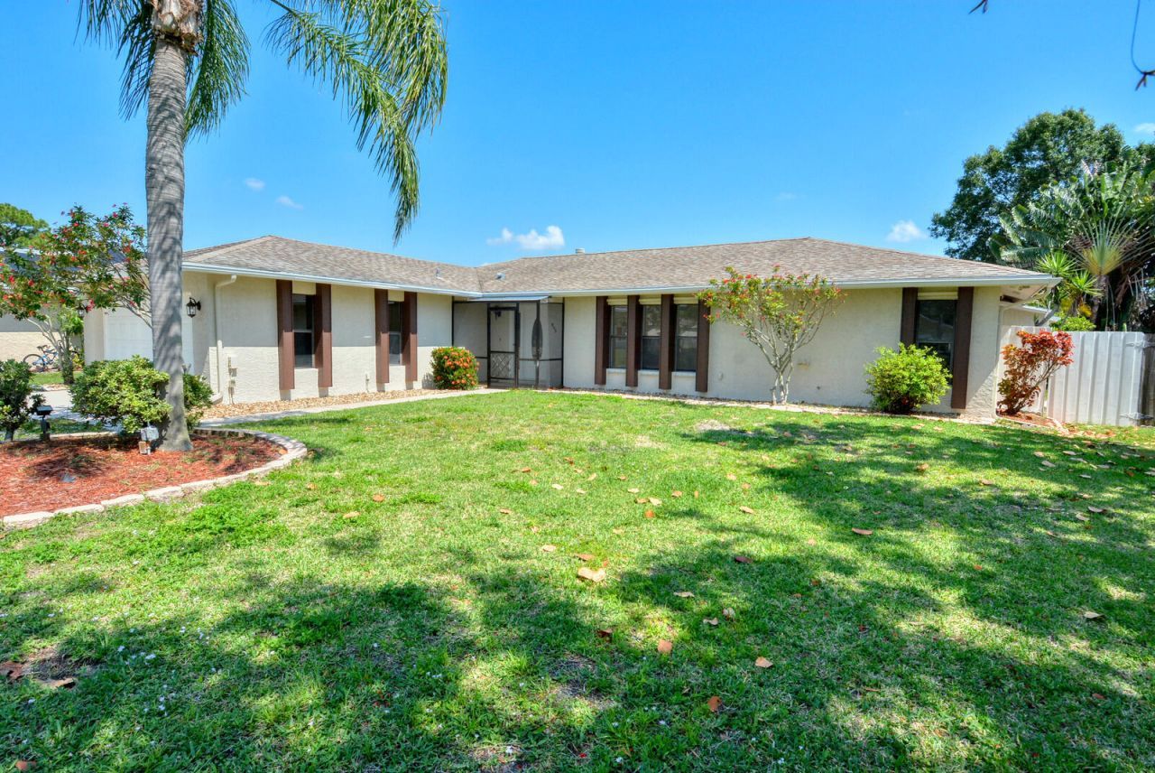 943 SE Browning Avenue, Port Saint Lucie, FL 34983 Photo