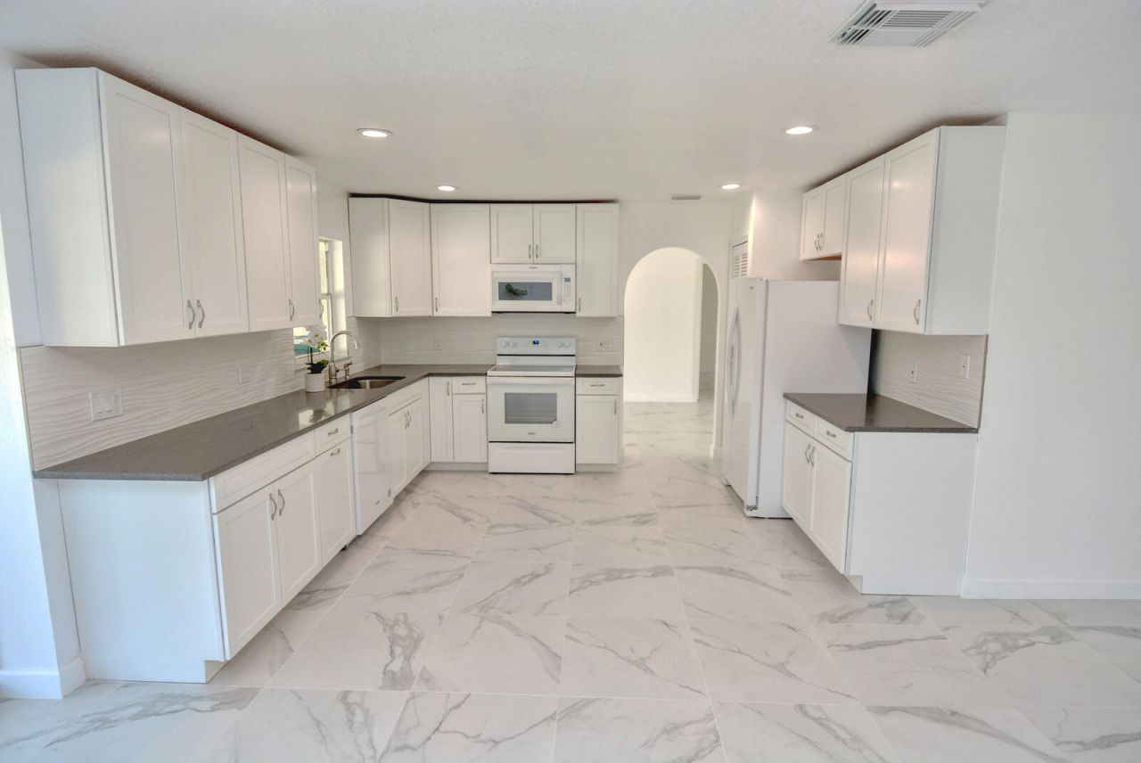943 SE Browning Avenue, Port Saint Lucie, FL 34983 Photo