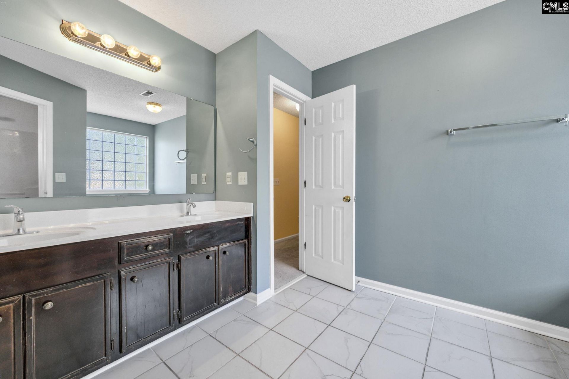 5 Knot Court Photo 11