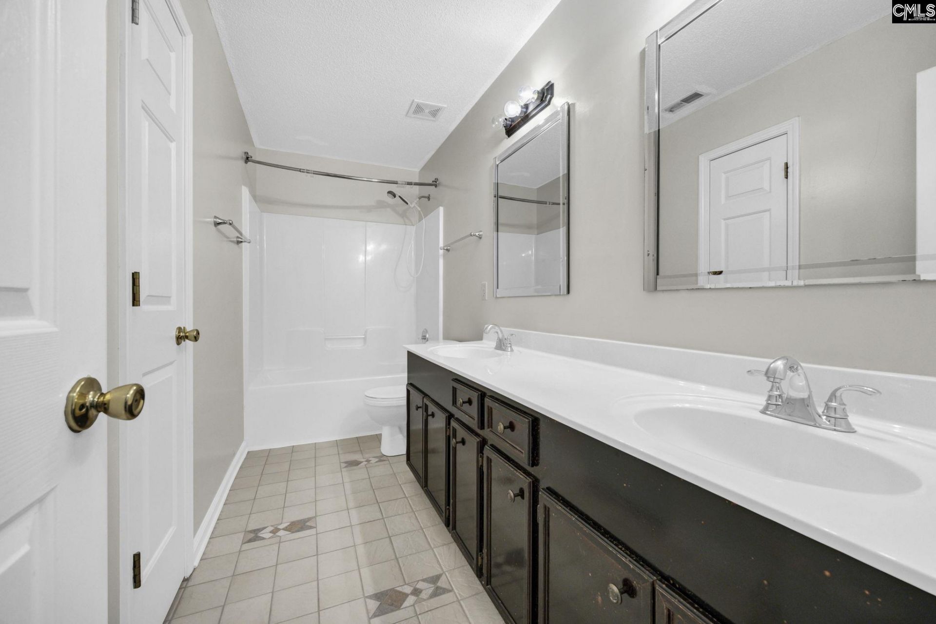 5 Knot Court Photo 13