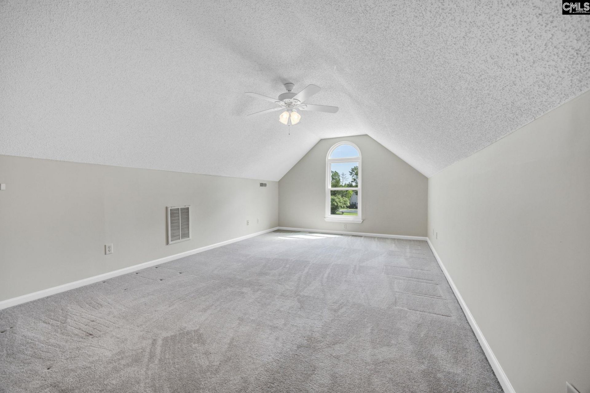 5 Knot Court Photo 16