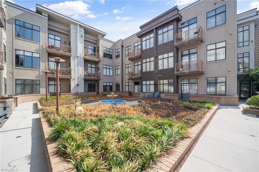 810 W 4th Street, Unit 209, Winston-Salem, NC 27101 Main Photo