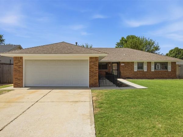 1018 W Windsor Way, Mustang, OK 73064