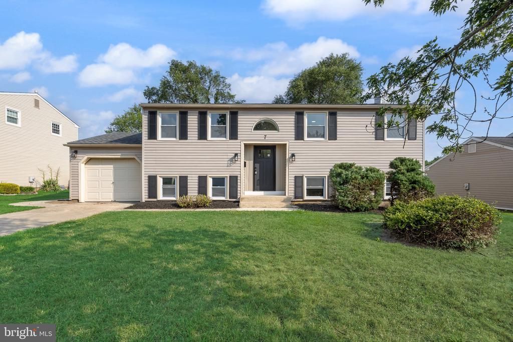 7 Stone River Road, Clementon, NJ 08021 Main Photo