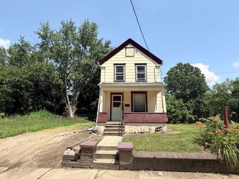 85 Shaefer Street, Akron, OH 44311 Photo 2