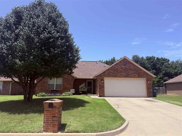 801 N Methodist Avenue, Perkins, OK 74059