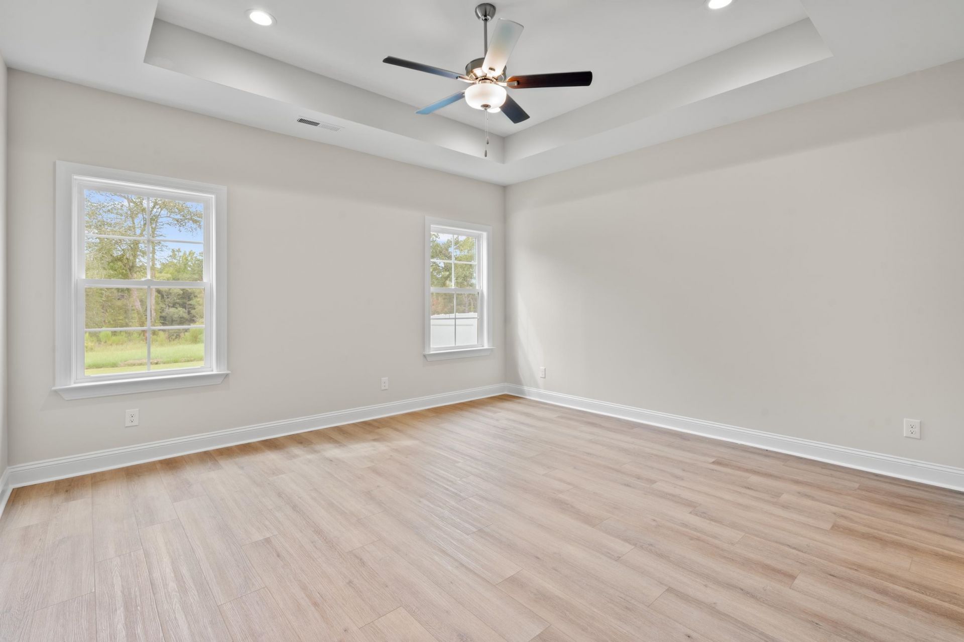 1421 Loop Circle  Photo 10