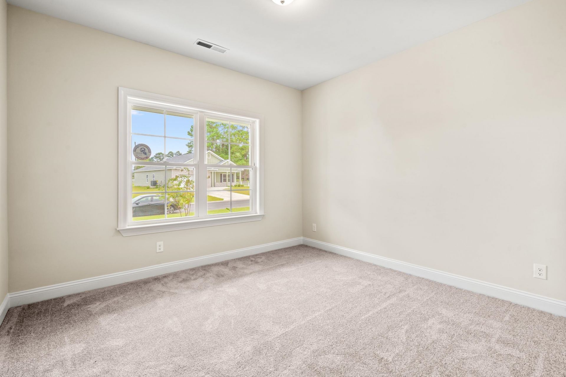 1421 Loop Circle  Photo 14
