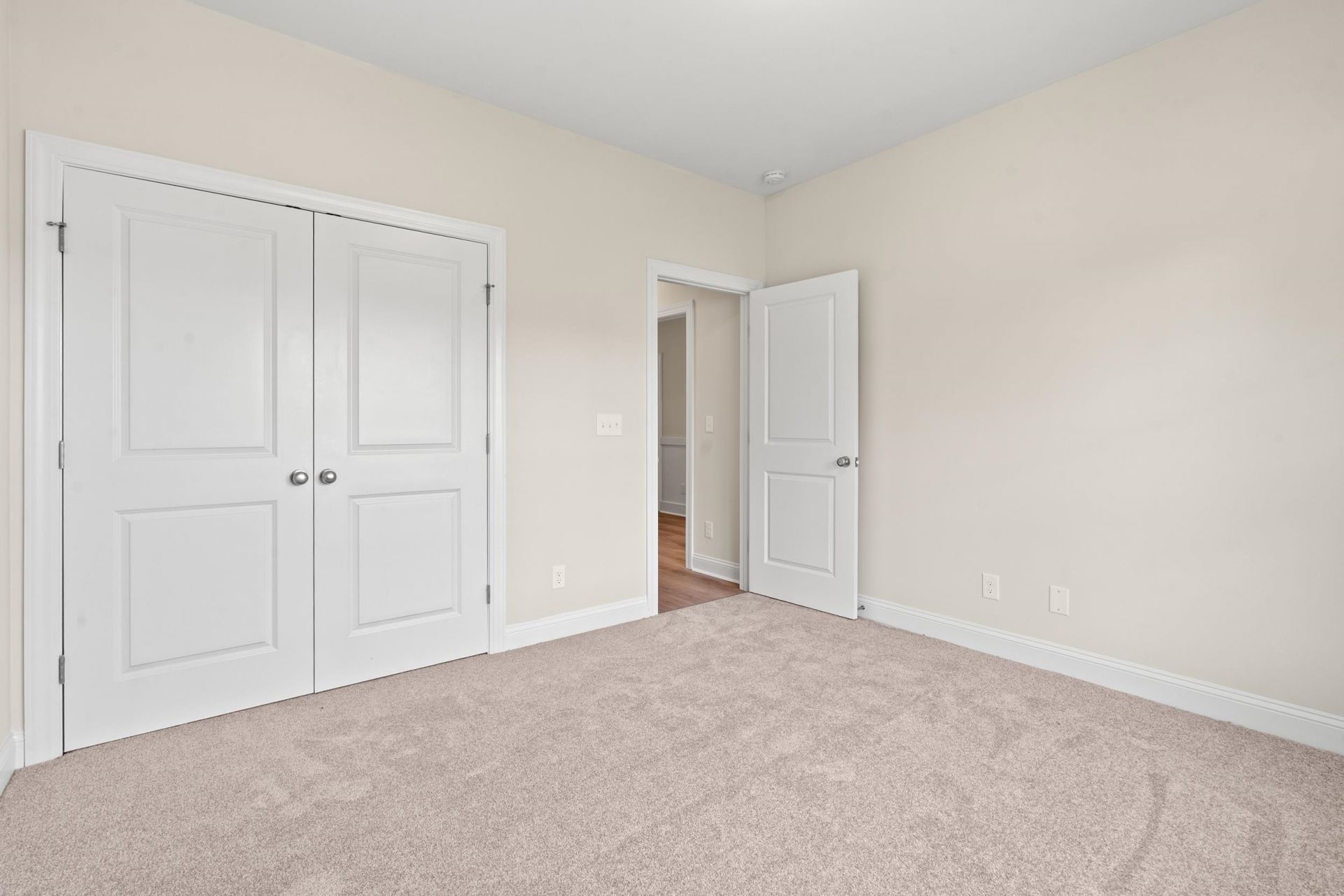 1421 Loop Circle  Photo 15