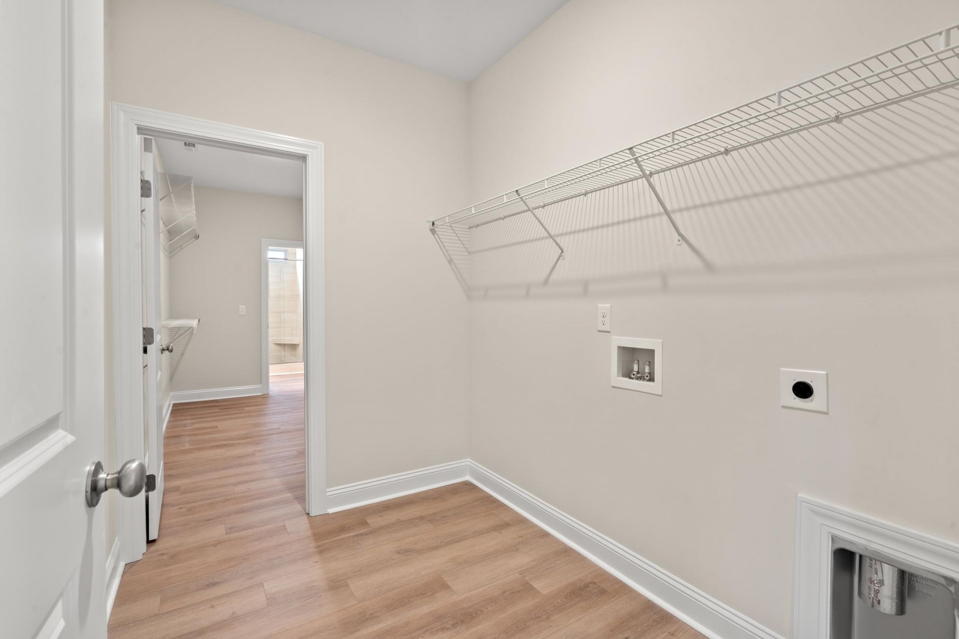 1421 Loop Circle  Photo 9