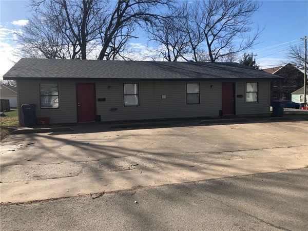 300 E Benton Street , Siloam Springs, AR 72761