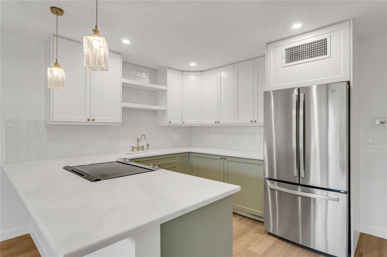 216 36th Avenue N, Unit 202B, Saint Petersburg, FL 33704 Photo