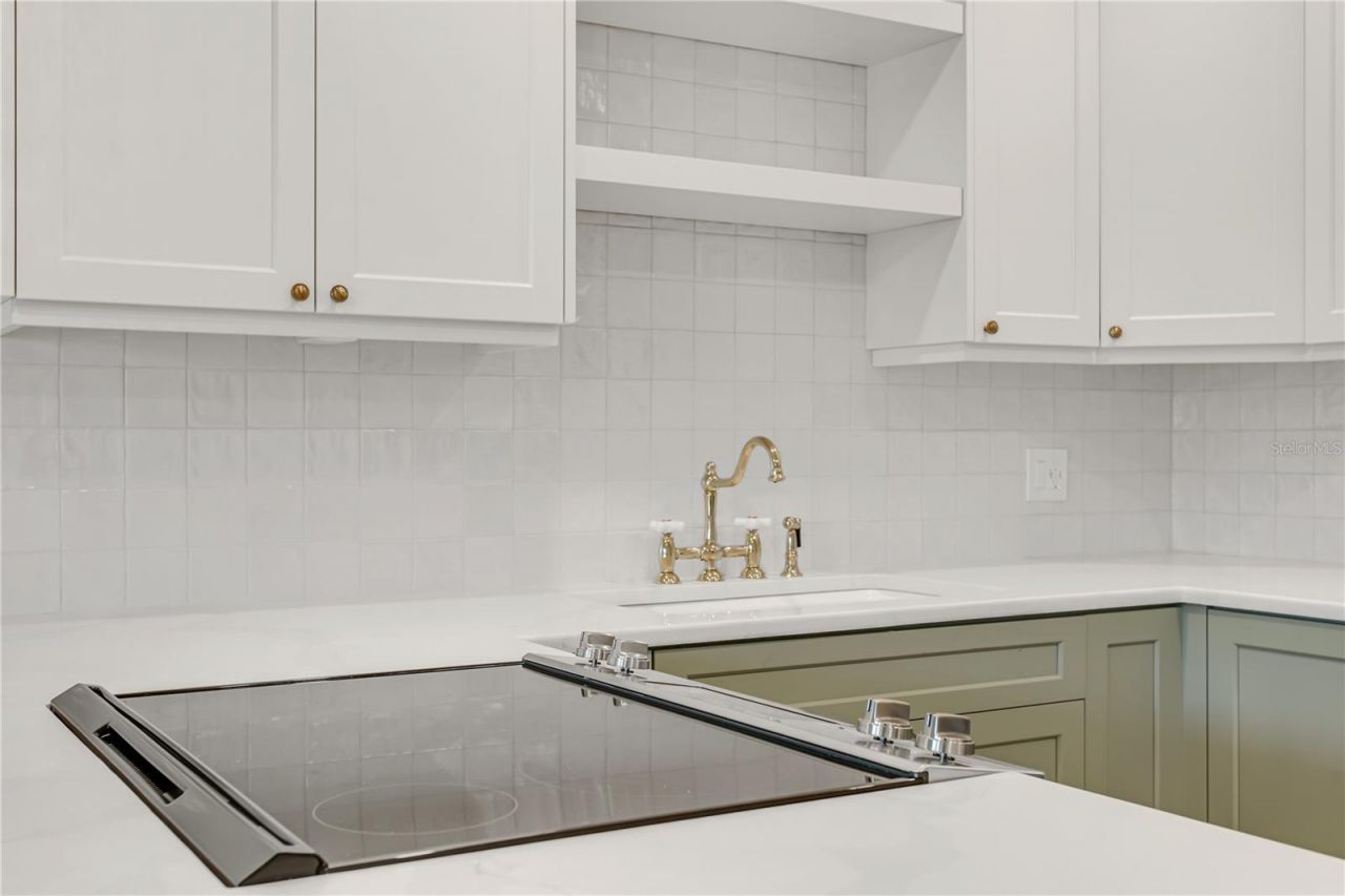 216 36th Avenue N, Unit 202B, Saint Petersburg, FL 33704 Photo