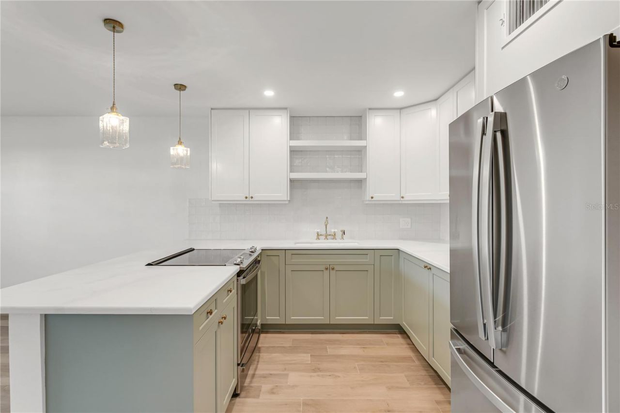 216 36th Avenue N, Unit 202B, Saint Petersburg, FL 33704 Photo