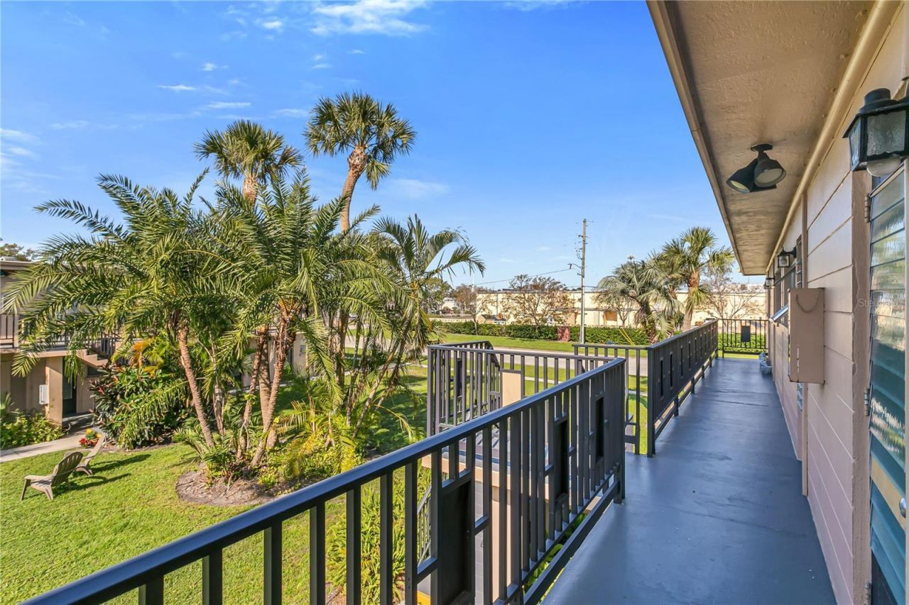 216 36th Avenue N, Unit 202B, Saint Petersburg, FL 33704 Photo