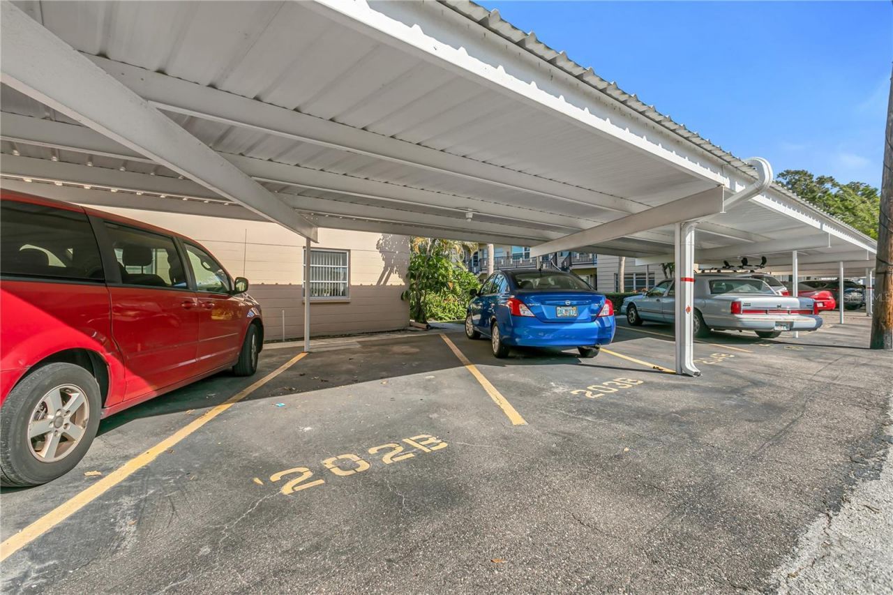 216 36th Avenue N, Unit 202B, Saint Petersburg, FL 33704 Photo