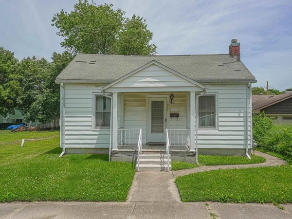 1008 DECATUR Street, Lincoln, IL 62656