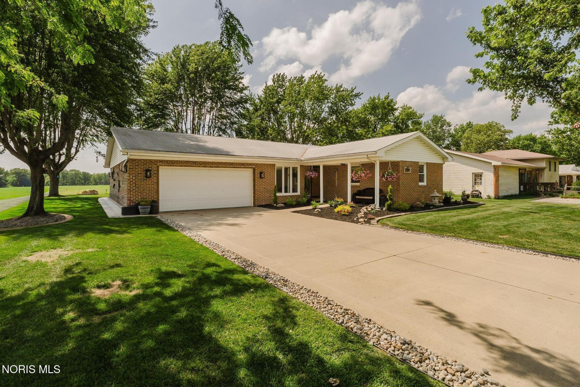 221 Vickie Lane, Fostoria, OH 44830 Main Photo