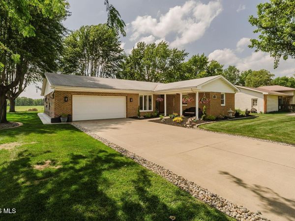 221 Vickie Lane, Fostoria, OH 44830
