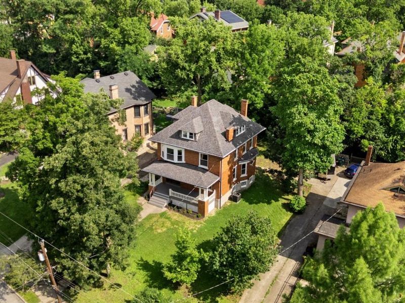 1028 Valley Lane, Cincinnati, OH 45229 Photo 1