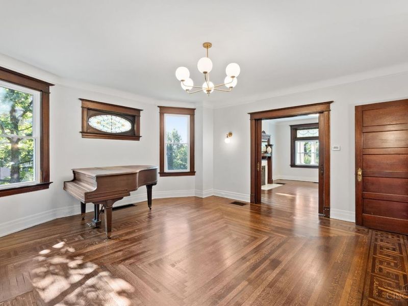 1028 Valley Lane, Cincinnati, OH 45229 Photo 11