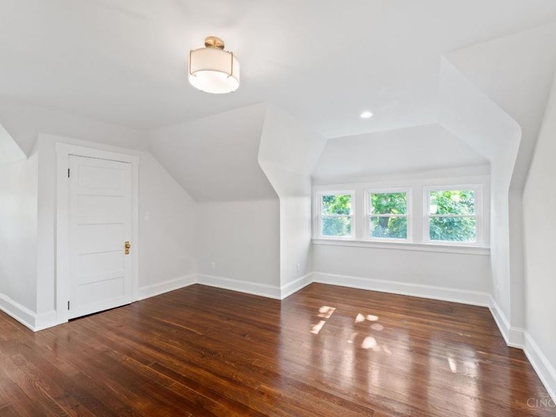 1028 Valley Lane, Cincinnati, OH 45229 Photo 30