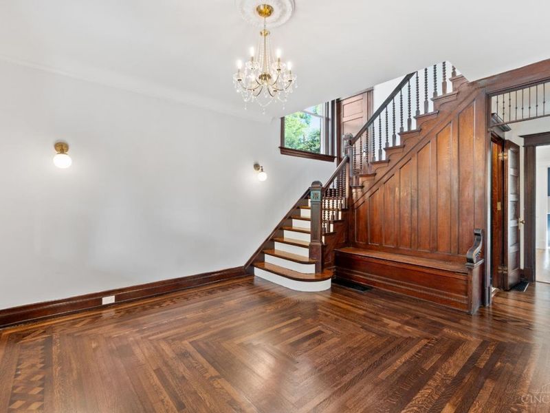 1028 Valley Lane, Cincinnati, OH 45229 Photo 7