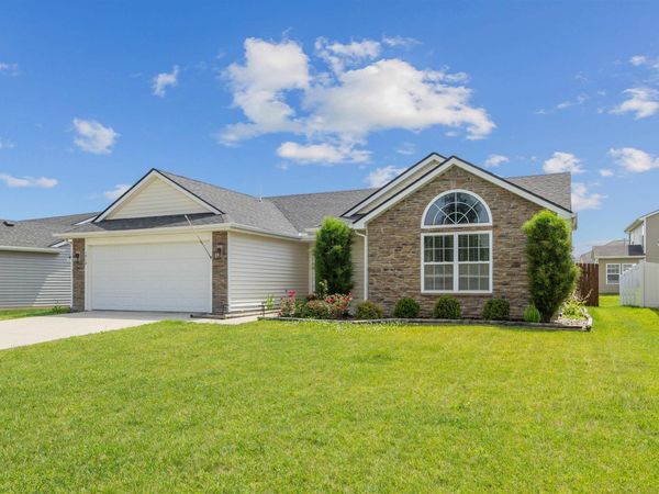 1918 Sonnet Cove, Fort Wayne, IN 46818