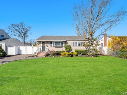 28 Saint Joseph Avenue  Ronkonkoma, NY 11779
