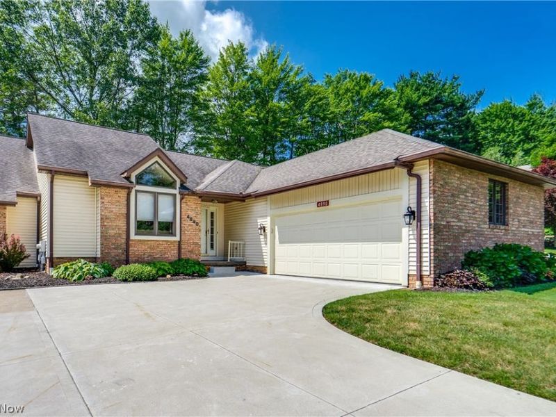 4890 Belden Park Drive NW, North Canton, OH 44720 Photo 2