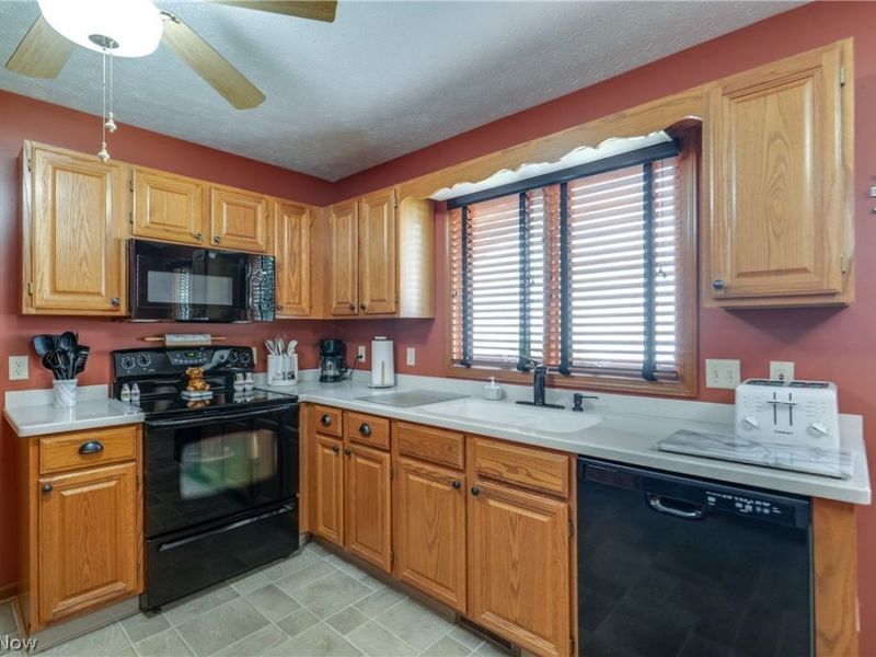 4890 Belden Park Drive NW, North Canton, OH 44720 Photo 20
