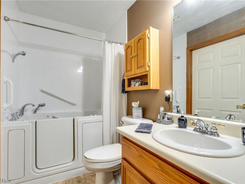 4890 Belden Park Drive NW, North Canton, OH 44720 Photo 29