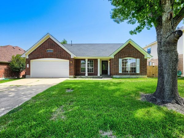 8221 MANX DR, Round Rock, TX 78681