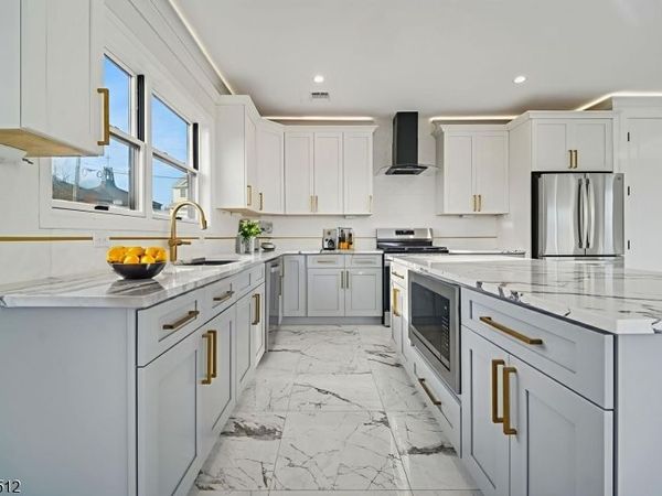 19 Mountain Ave, Mahwah, NJ 07430