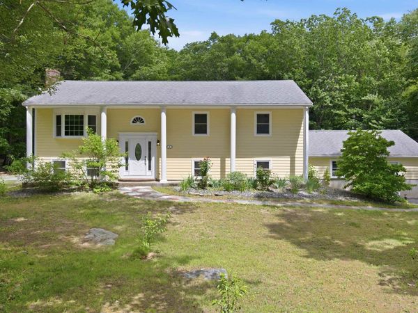 3 Ridgewood Drive, Kingston, NH 03848