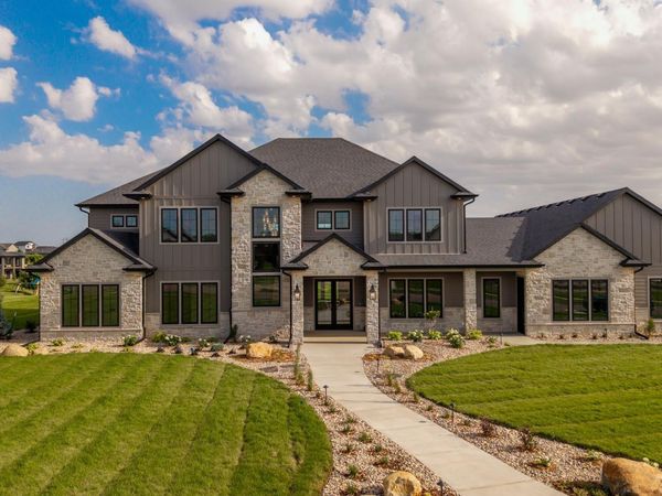 5501 E Markham St, Sioux Falls, SD 57110