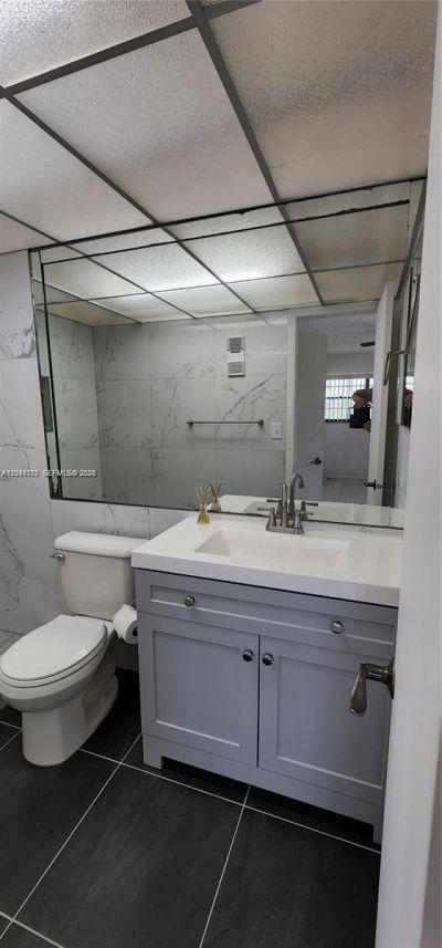 931 NE 199th St , Unit 202-22, Miami, FL 33179 Photo