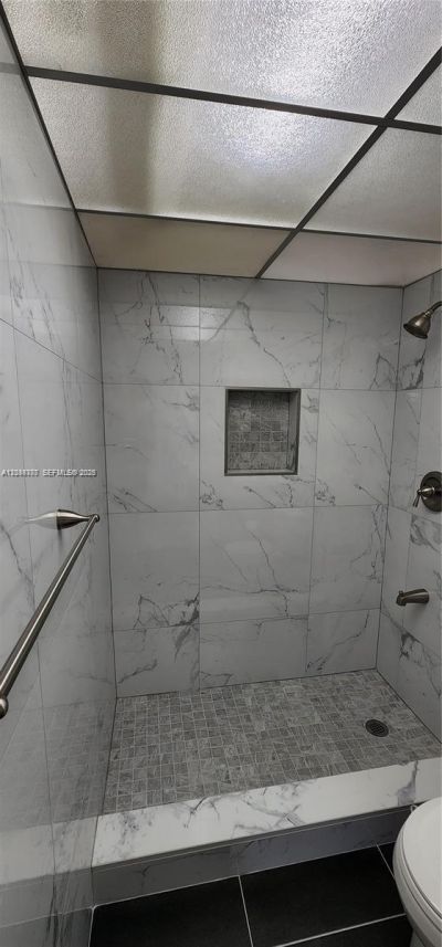 931 NE 199th St , Unit 202-22, Miami, FL 33179 Photo