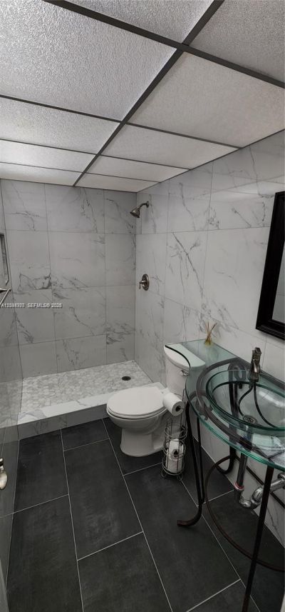 931 NE 199th St , Unit 202-22, Miami, FL 33179 Photo