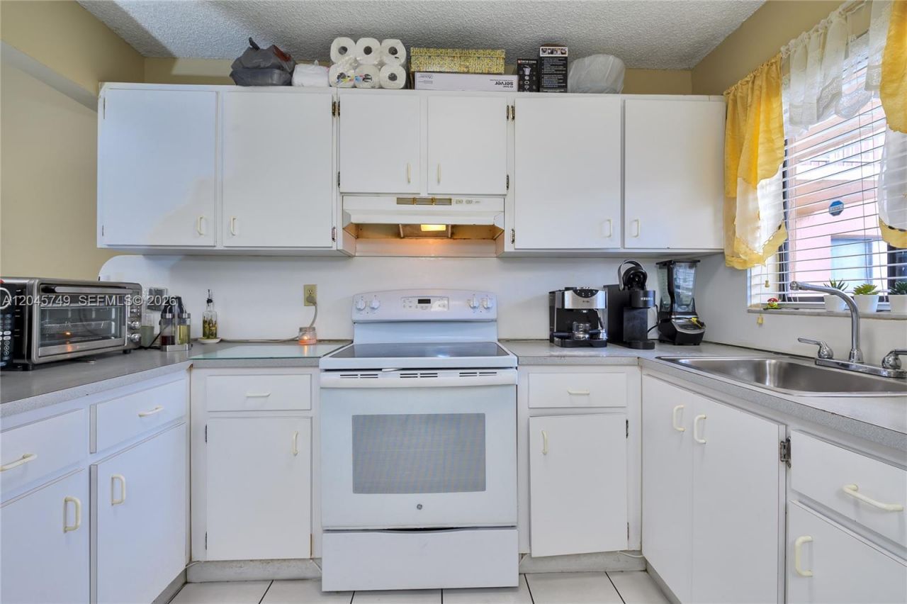 6041 W 24th Ave , Unit B-111, Hialeah, FL 33016 Photo
