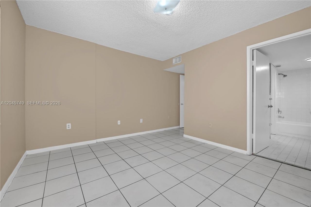 6041 W 24th Ave, Unit B-111, Hialeah, FL 33016 Photo