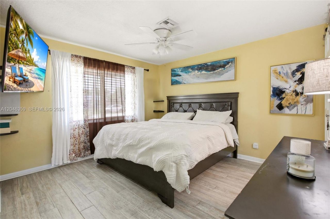 1476 N Mangonia Dr , West Palm Beach, FL 33401 Photo