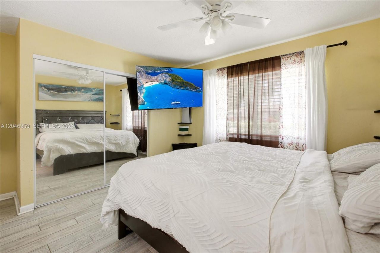 1476 N Mangonia Dr , West Palm Beach, FL 33401 Photo