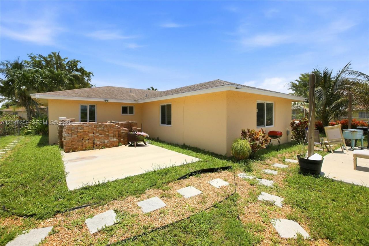 1476 N Mangonia Dr , West Palm Beach, FL 33401 Photo