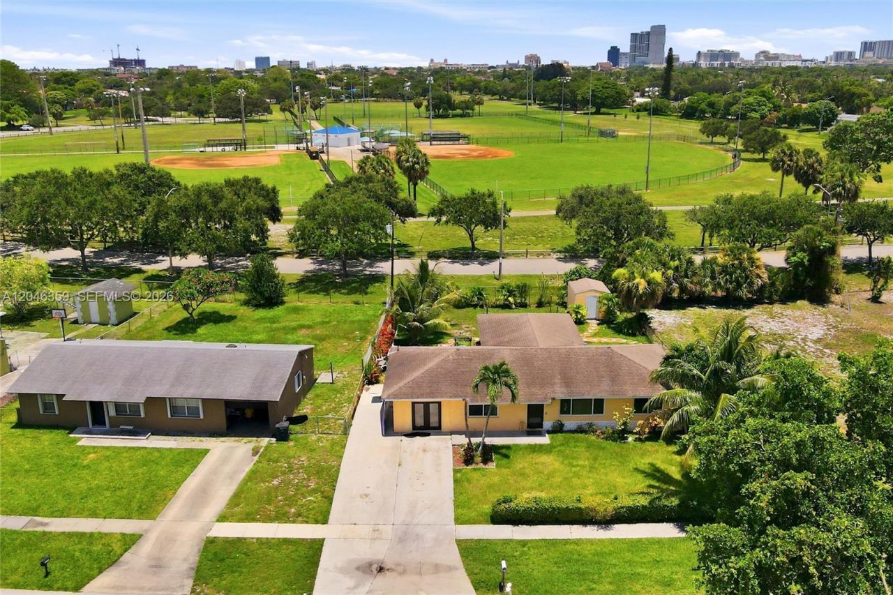 1476 N Mangonia Dr , West Palm Beach, FL 33401 Photo