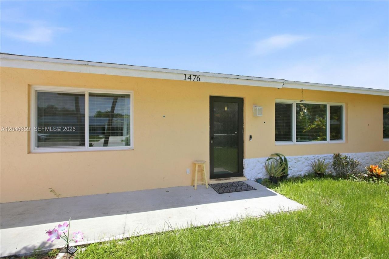 1476 N Mangonia Dr , West Palm Beach, FL 33401 Photo