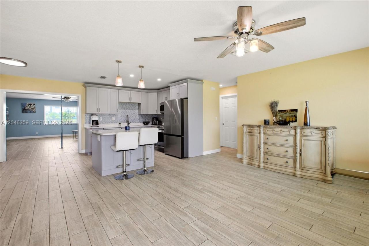 1476 N Mangonia Dr , West Palm Beach, FL 33401 Photo