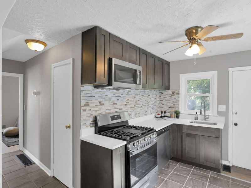2223 Delavan Drive, Columbus, OH 43219 Photo 17